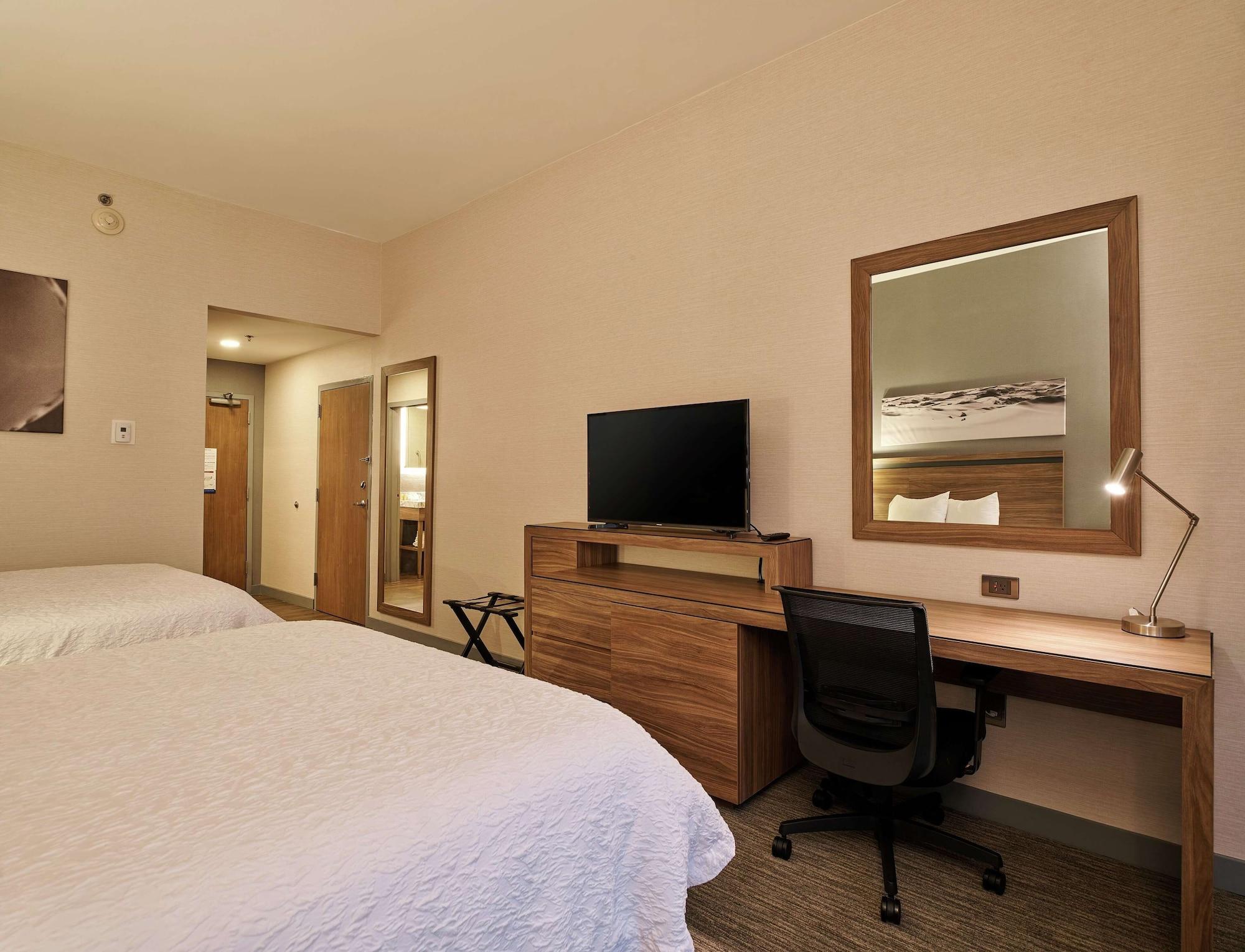 Hampton Inn Juárez Exteriör bild