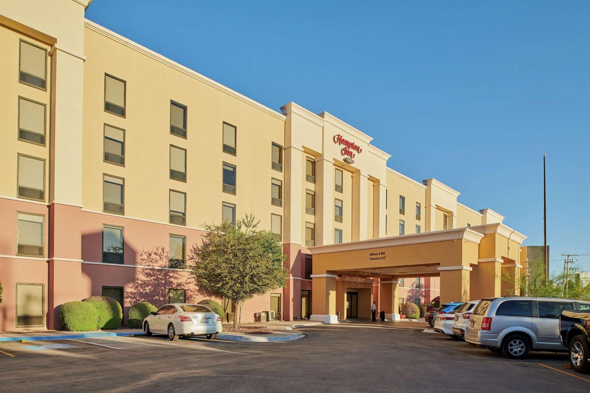 Hampton Inn Juárez Exteriör bild