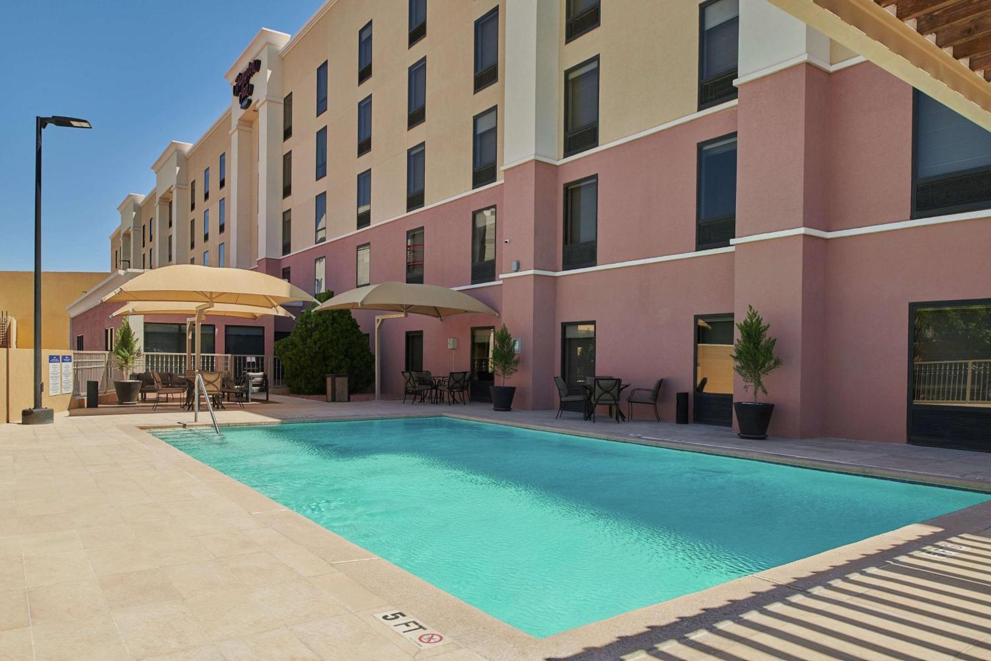 Hampton Inn Juárez Exteriör bild