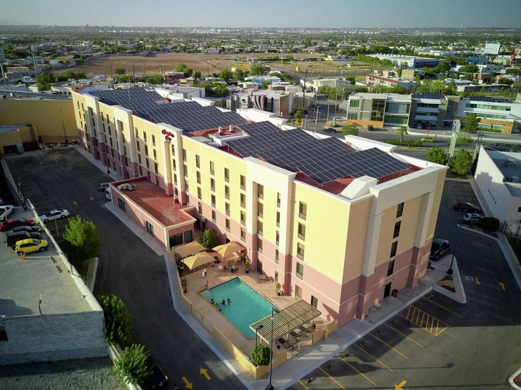 Hampton Inn Juárez Exteriör bild